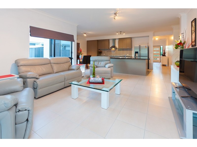 25 Homestead Circuit, Maudsland QLD 4210