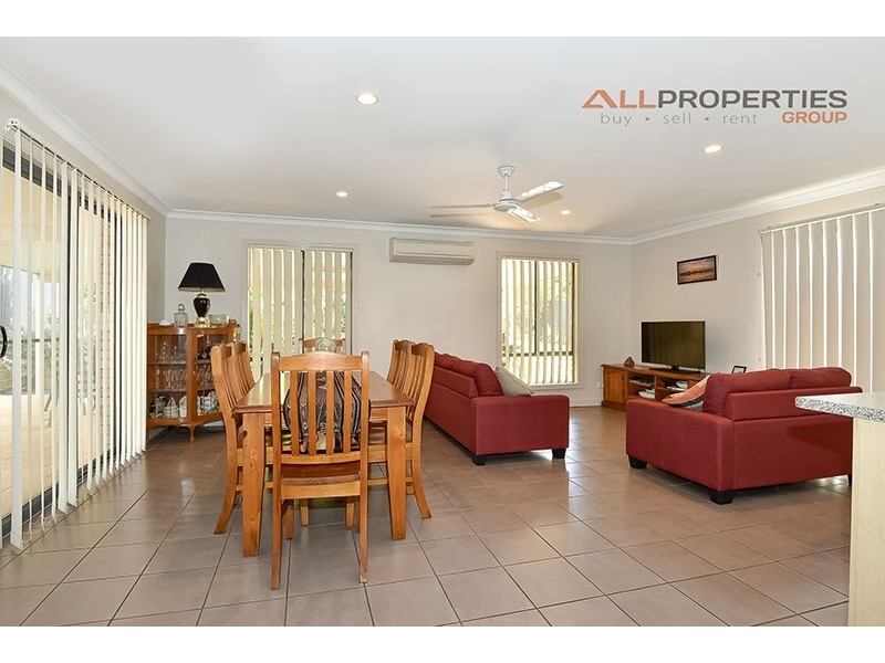 18 Piccadilly Place, Forest Lake QLD 4078