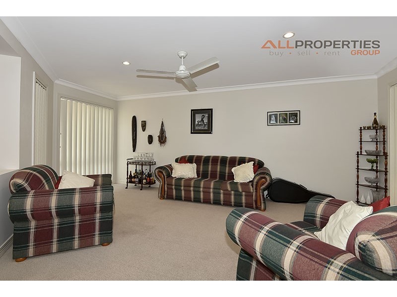 18 Piccadilly Place, Forest Lake QLD 4078