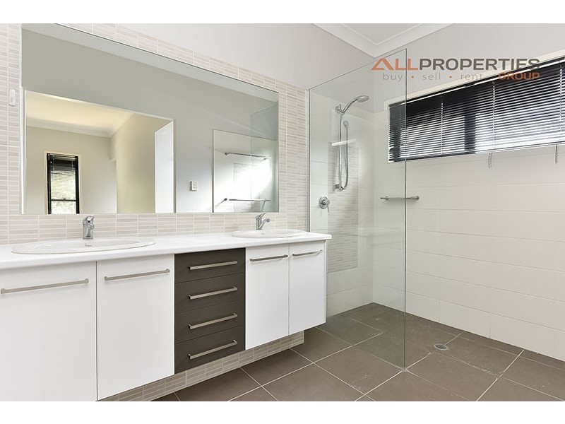 44 Brush Box Place, Heathwood QLD 4110