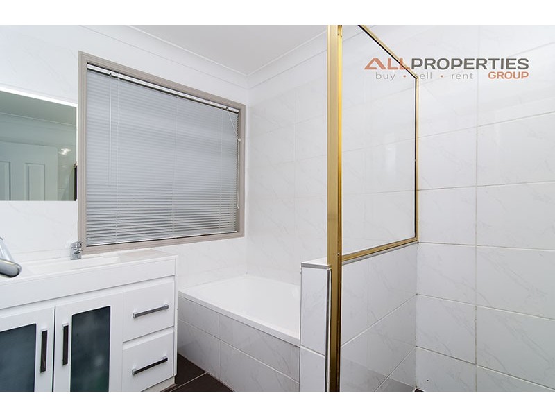 178 Johnson Road, Hillcrest QLD 4118