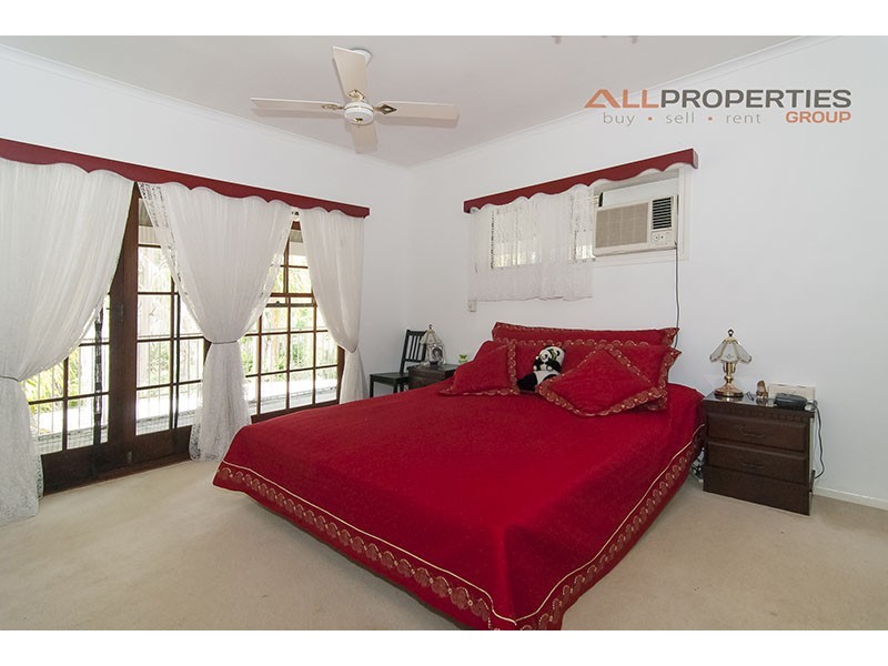 19 Henderson Street, Redbank QLD 4301