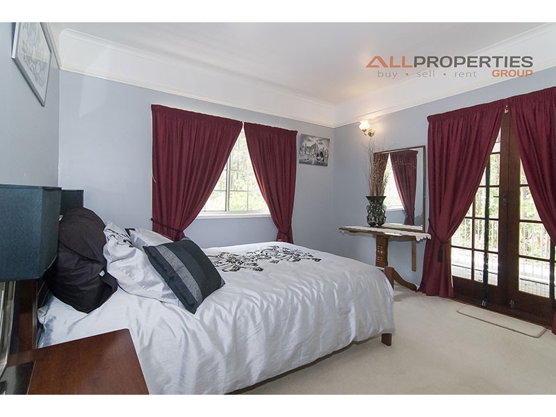 19 Henderson Street, Redbank QLD 4301