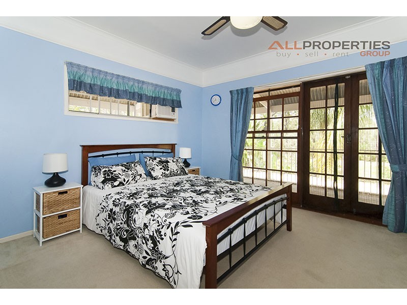 19 Henderson Street, Redbank QLD 4301