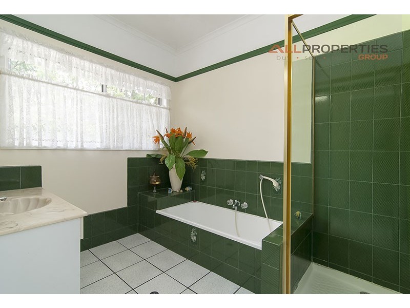 19 Henderson Street, Redbank QLD 4301