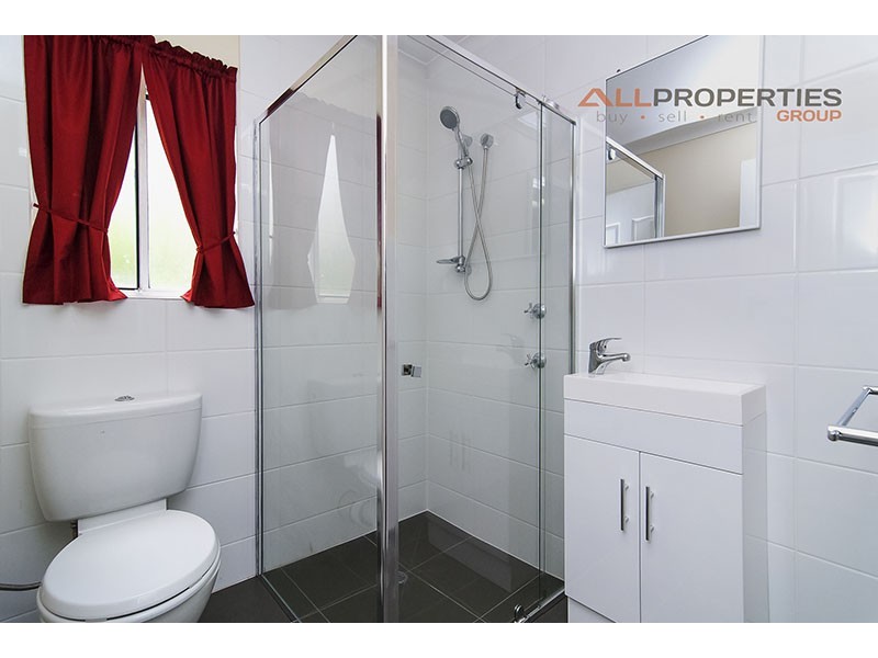 19 Henderson Street, Redbank QLD 4301