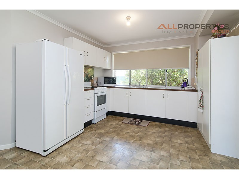 14 VANSITTART ROAD, Regents Park QLD 4118