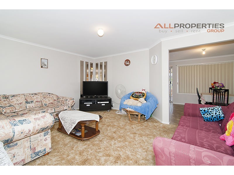 14 VANSITTART ROAD, Regents Park QLD 4118