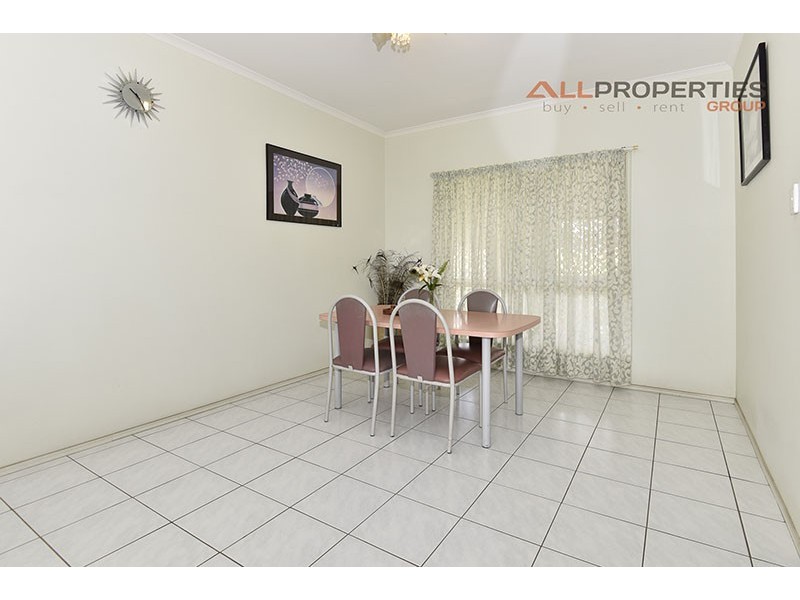2 Pine Rd, Richlands QLD 4077