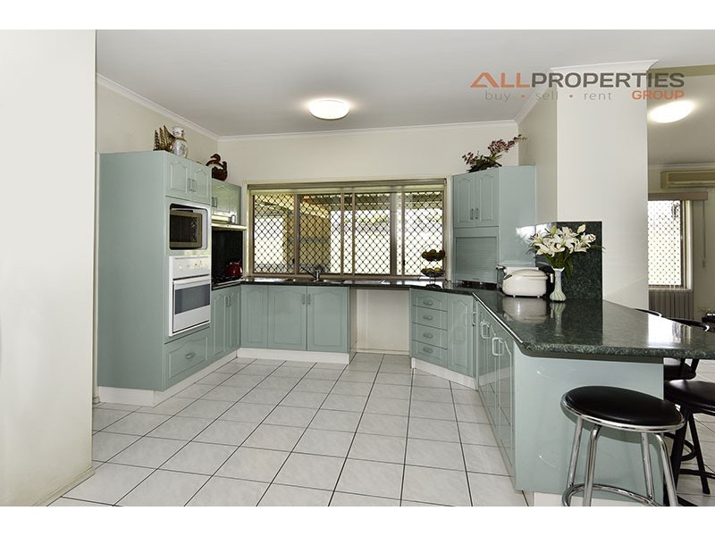 2 Pine Rd, Richlands QLD 4077