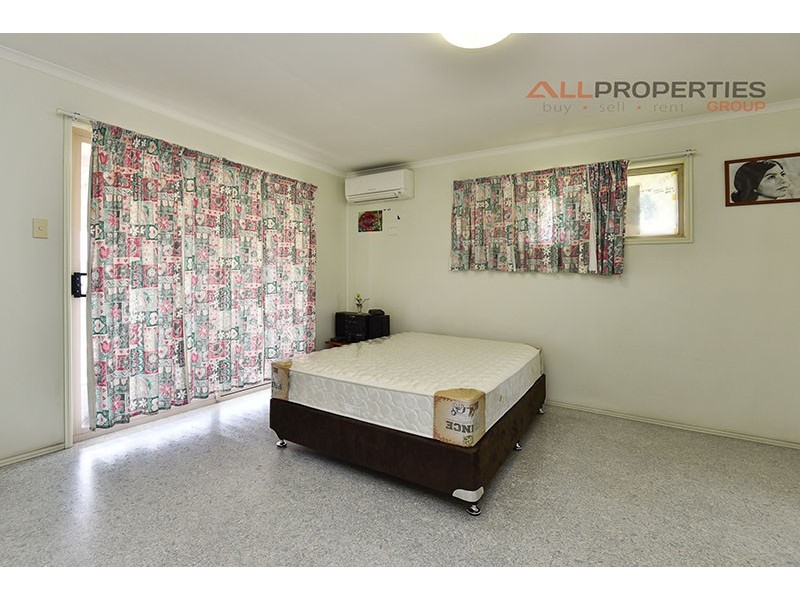 2 Pine Rd, Richlands QLD 4077