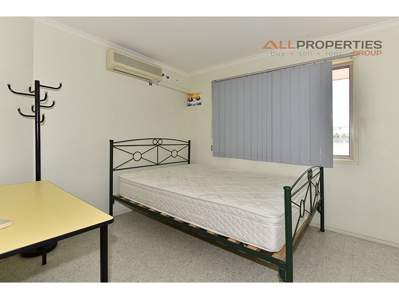 2 Pine Rd, Richlands QLD 4077