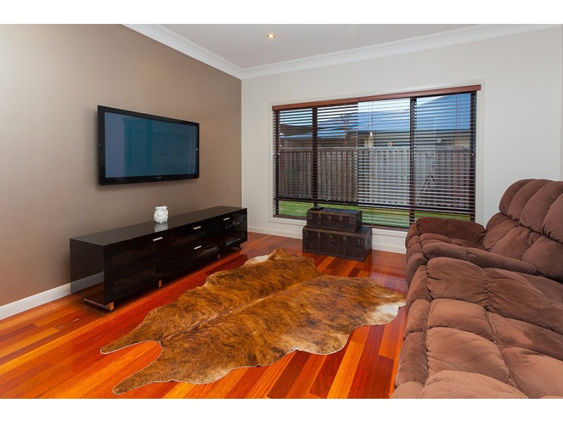 4 Strathburn Crescent, Ormeau QLD 4208