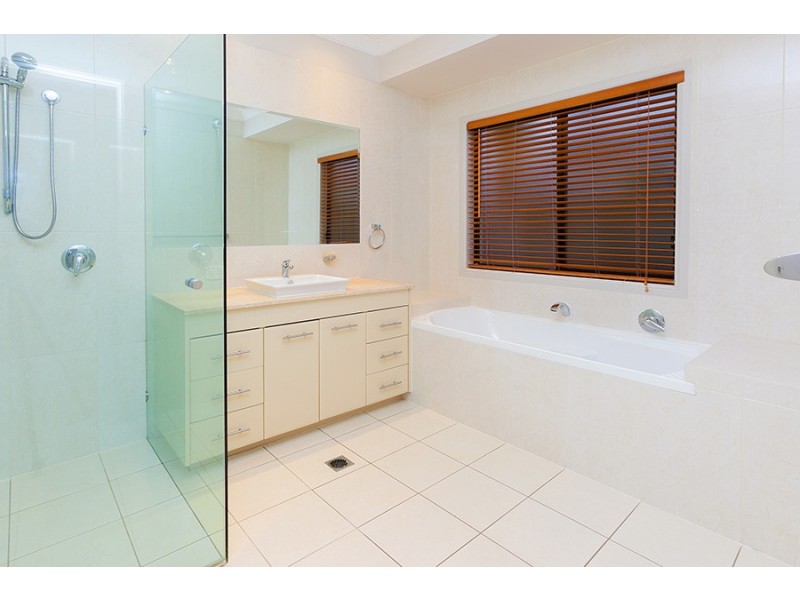 4 Strathburn Crescent, Ormeau QLD 4208