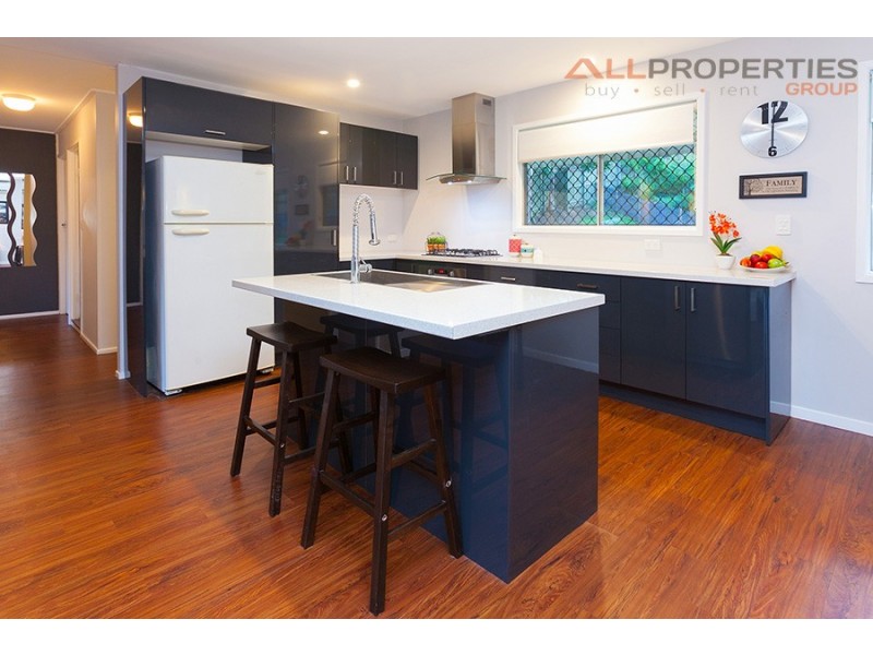 25 David Road, Holland Park QLD 4121