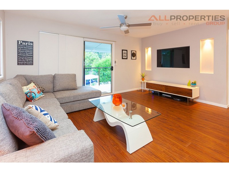 25 David Road, Holland Park QLD 4121