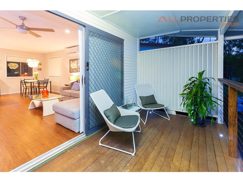 25 David Road, Holland Park QLD 4121