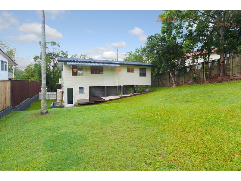 25 David Road, Holland Park QLD 4121