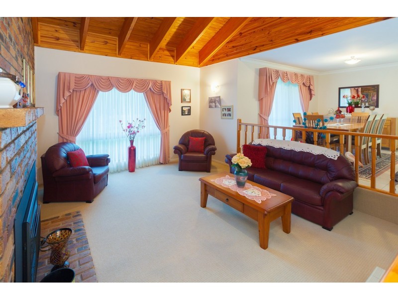 2 Huntingdon St, Forestdale QLD 4118