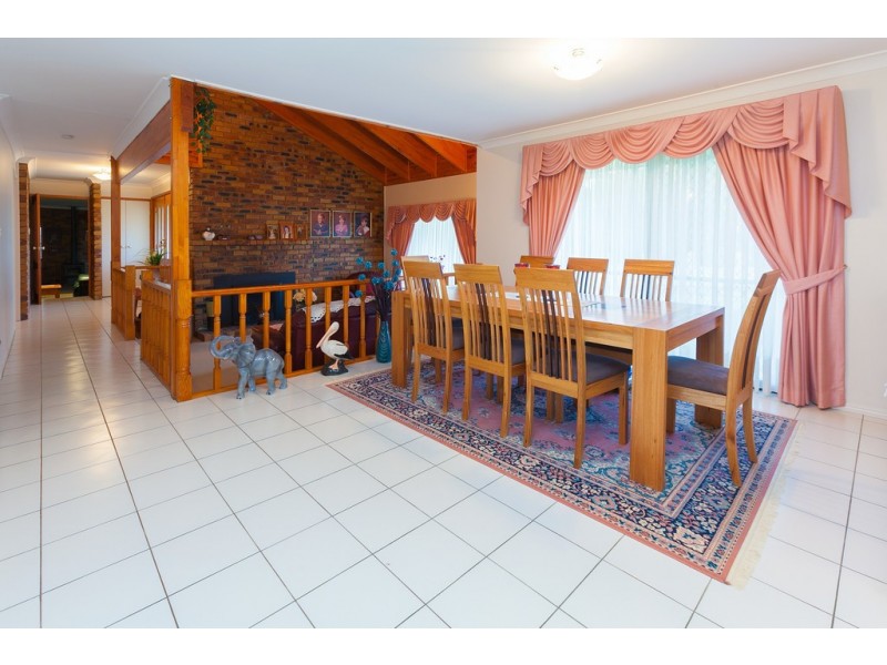 2 Huntingdon St, Forestdale QLD 4118