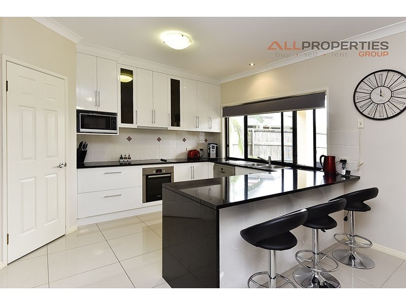 7 Sorrento Way, Forest Lake QLD 4078