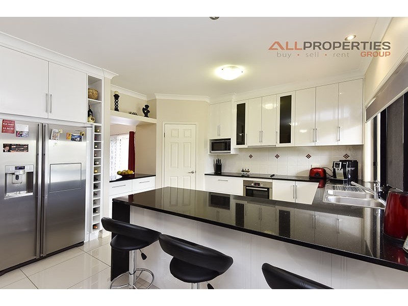 7 Sorrento Way, Forest Lake QLD 4078