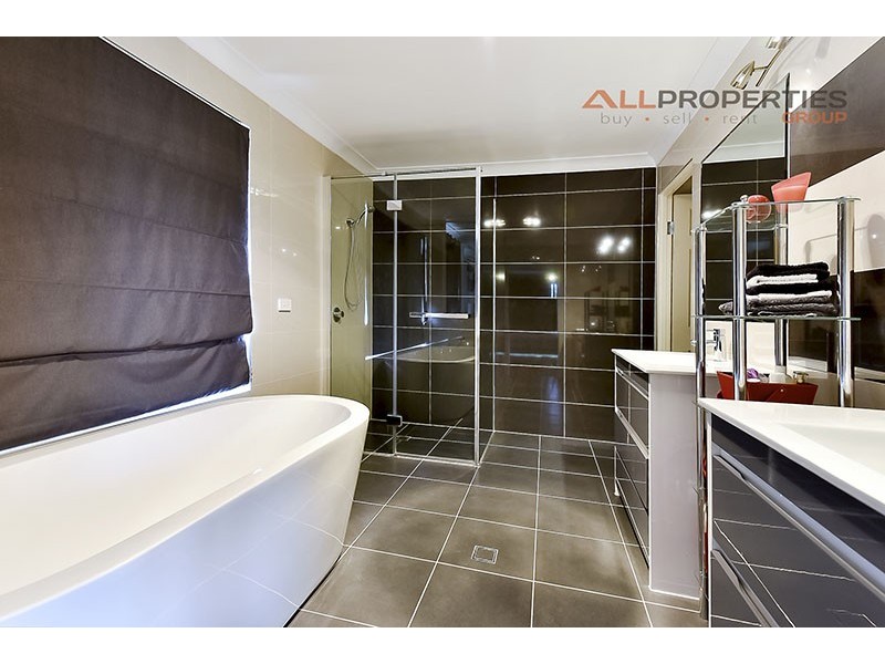 7 Sorrento Way, Forest Lake QLD 4078