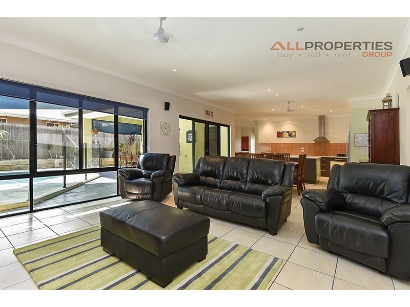 10 Randerson Street, Forest Lake QLD 4078