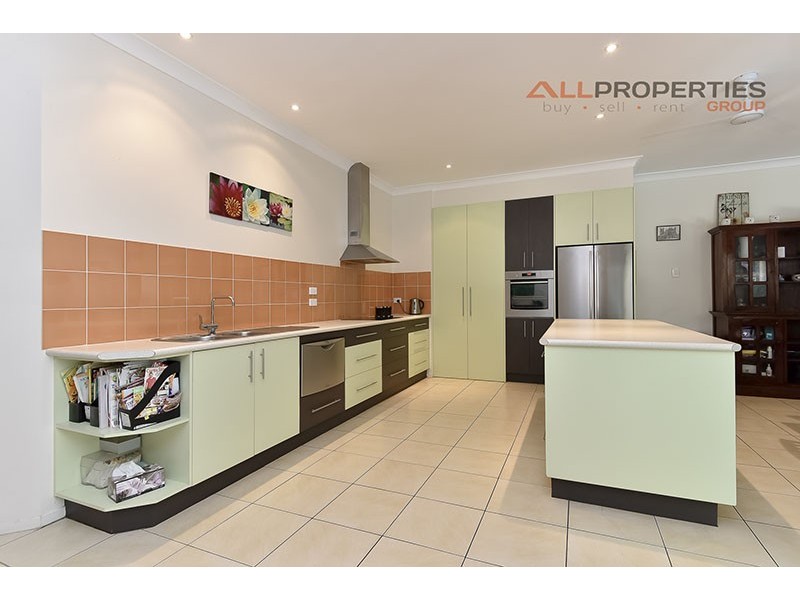 10 Randerson Street, Forest Lake QLD 4078