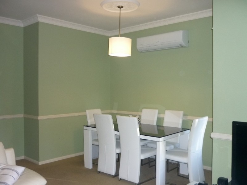 4 Windsor Place, Forest Lake QLD 4078