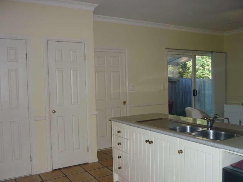 4 Windsor Place, Forest Lake QLD 4078