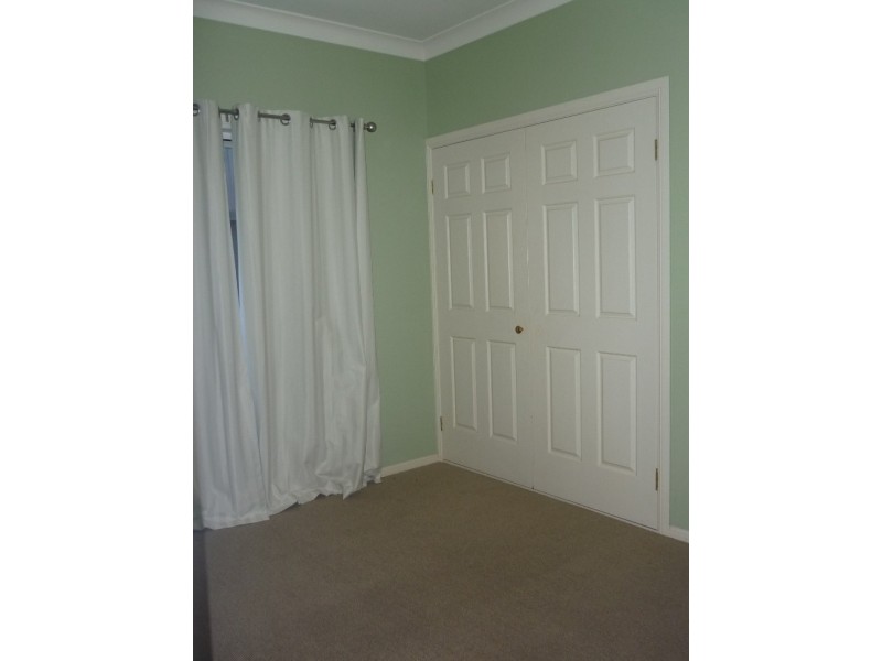 4 Windsor Place, Forest Lake QLD 4078