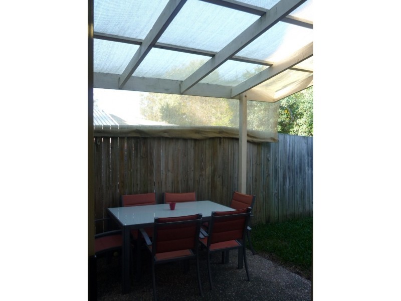 4 Windsor Place, Forest Lake QLD 4078