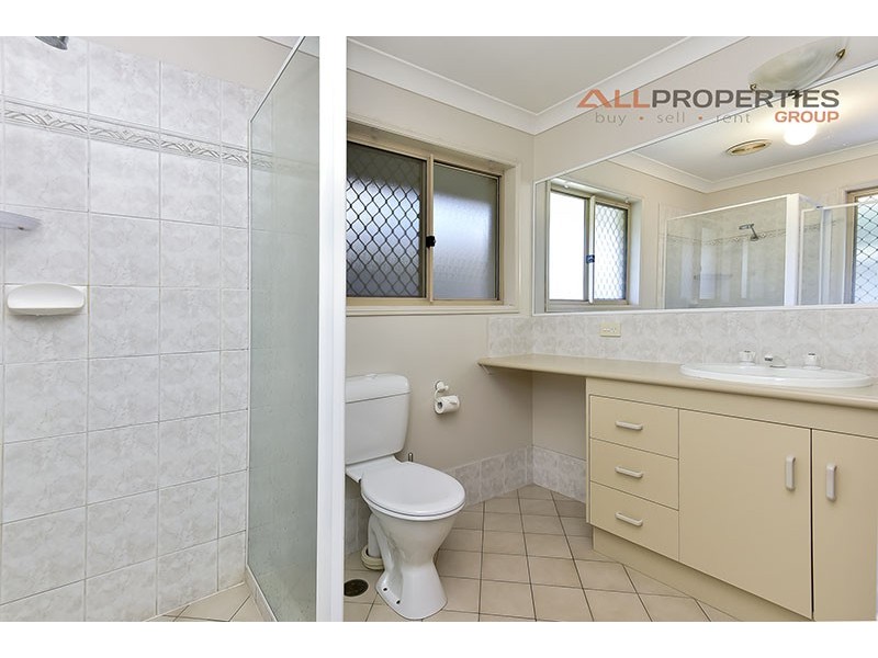 8 Bellfield Cres, Parkinson QLD 4115