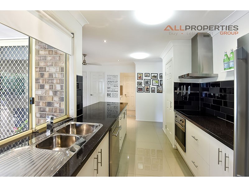 59 HALDHAM CRESCENT, Regents Park QLD 4118