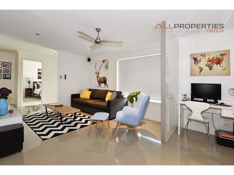 59 HALDHAM CRESCENT, Regents Park QLD 4118