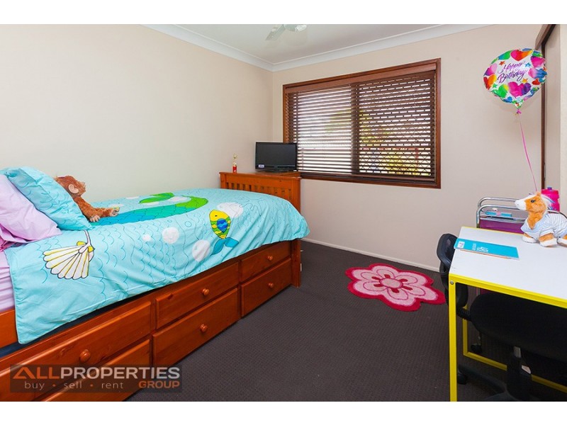 77 VANSITTART ROAD, Regents Park QLD 4118