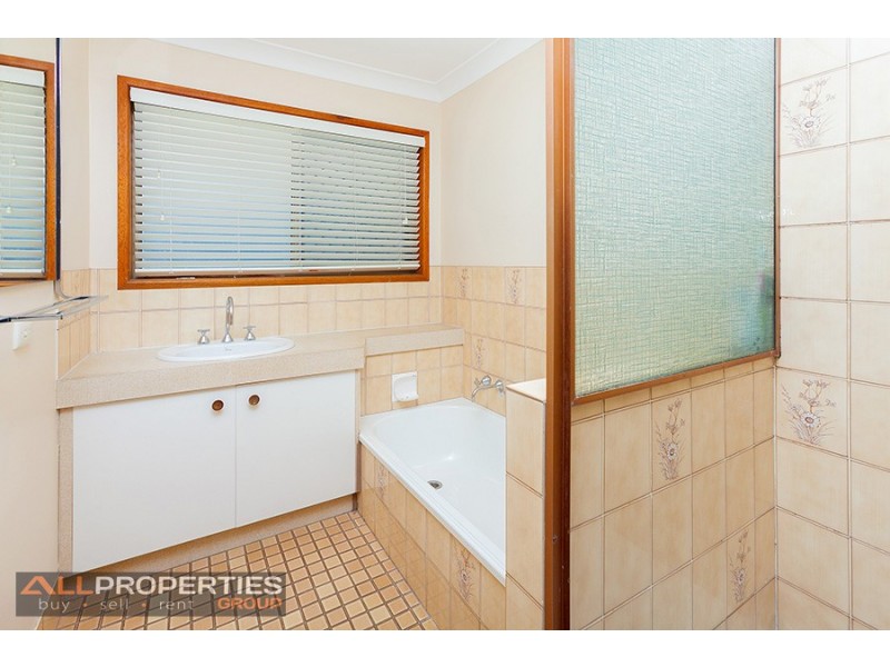 77 VANSITTART ROAD, Regents Park QLD 4118