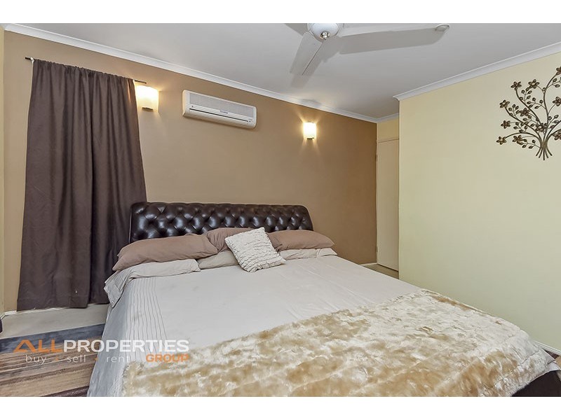 69 SOLANDRA CIRCUIT, Regents Park QLD 4118