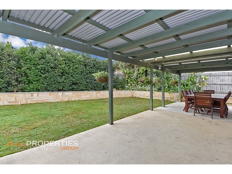 69 SOLANDRA CIRCUIT, Regents Park QLD 4118