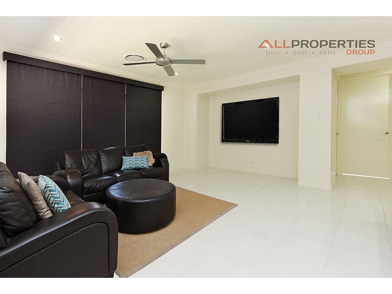 24 Sisley St, Forest Lake QLD 4078