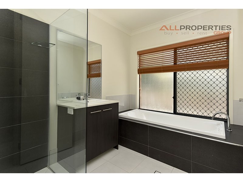 24 Sisley St, Forest Lake QLD 4078