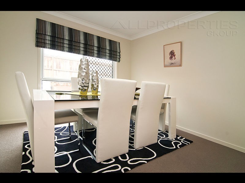 63 Juniper Street, Heathwood QLD 4110