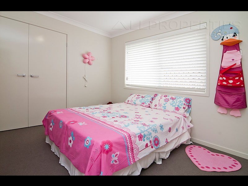 63 Juniper Street, Heathwood QLD 4110