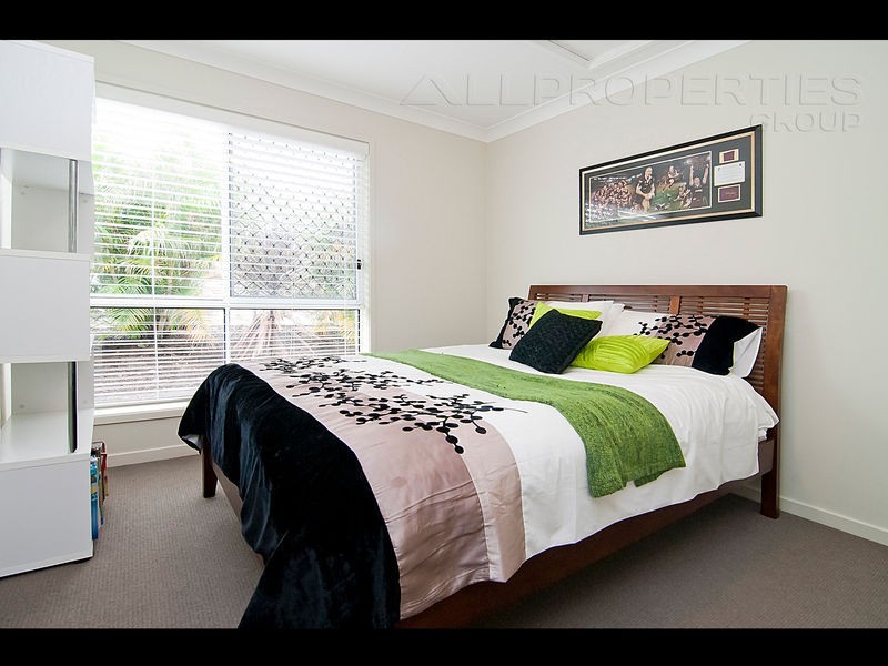 63 Juniper Street, Heathwood QLD 4110