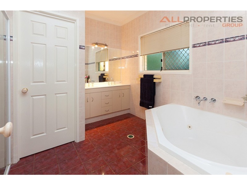 8-10 Waler Court, New Beith QLD 4124