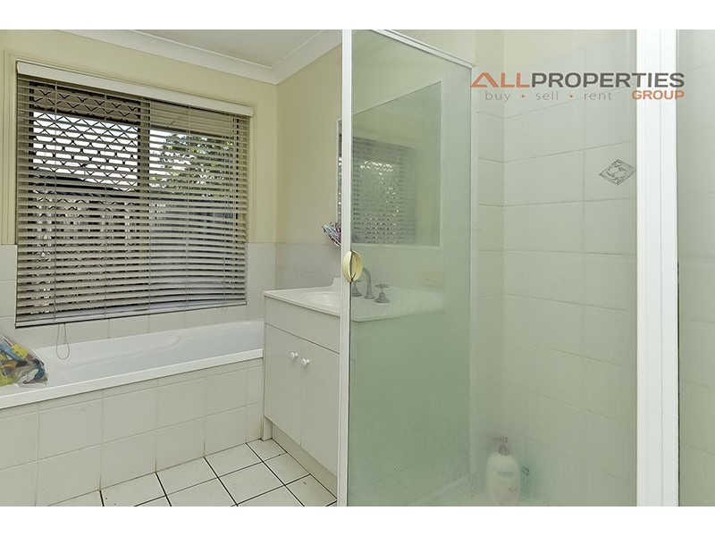 18 Windsor Place, Forest Lake QLD 4078