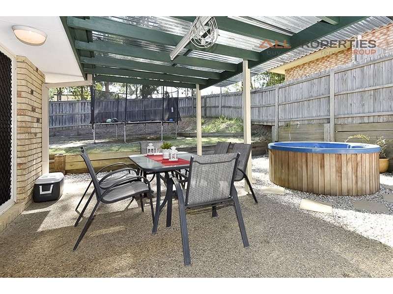 18 Windsor Place, Forest Lake QLD 4078