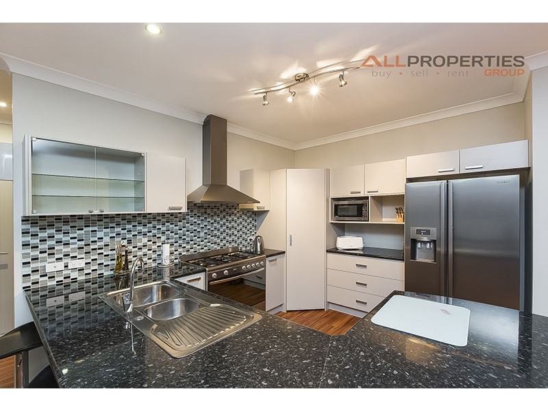 12 Juniper Street, Heathwood QLD 4110