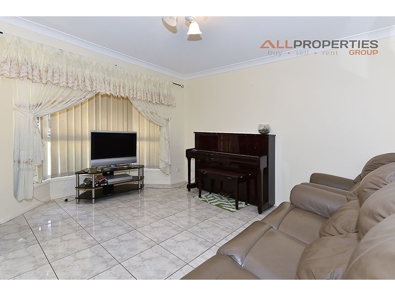 12 Landsborough Place, Forest Lake QLD 4078